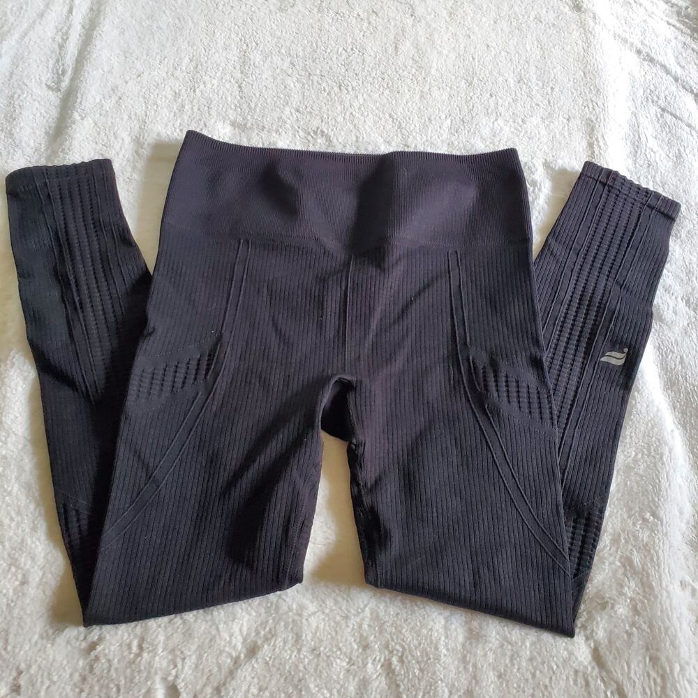 Fabletics Leggings Read Description - image 1